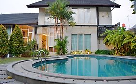 W Home